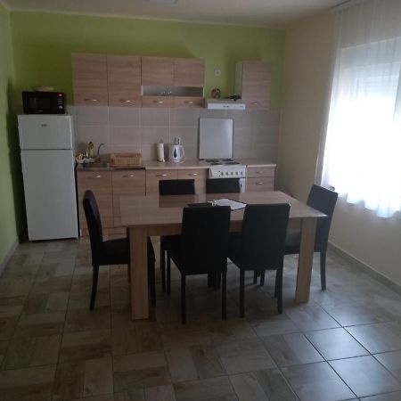 Apartman Fiva Apartment Pacir Exterior foto