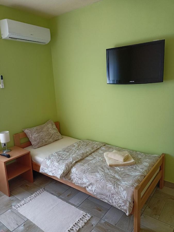 Apartman Fiva Apartment Pacir Exterior foto