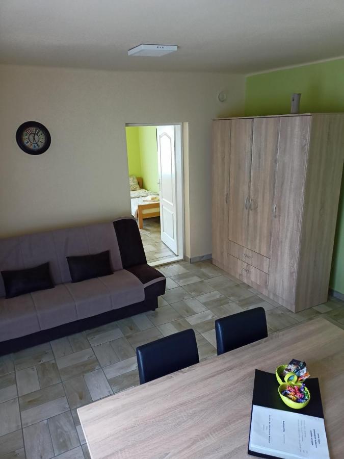 Apartman Fiva Apartment Pacir Exterior foto