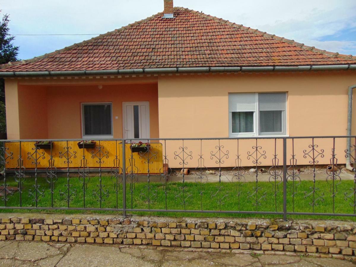 Apartman Fiva Apartment Pacir Exterior foto